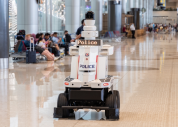 Robot polisi di bandara internasional Singapura | Singapura Police Force